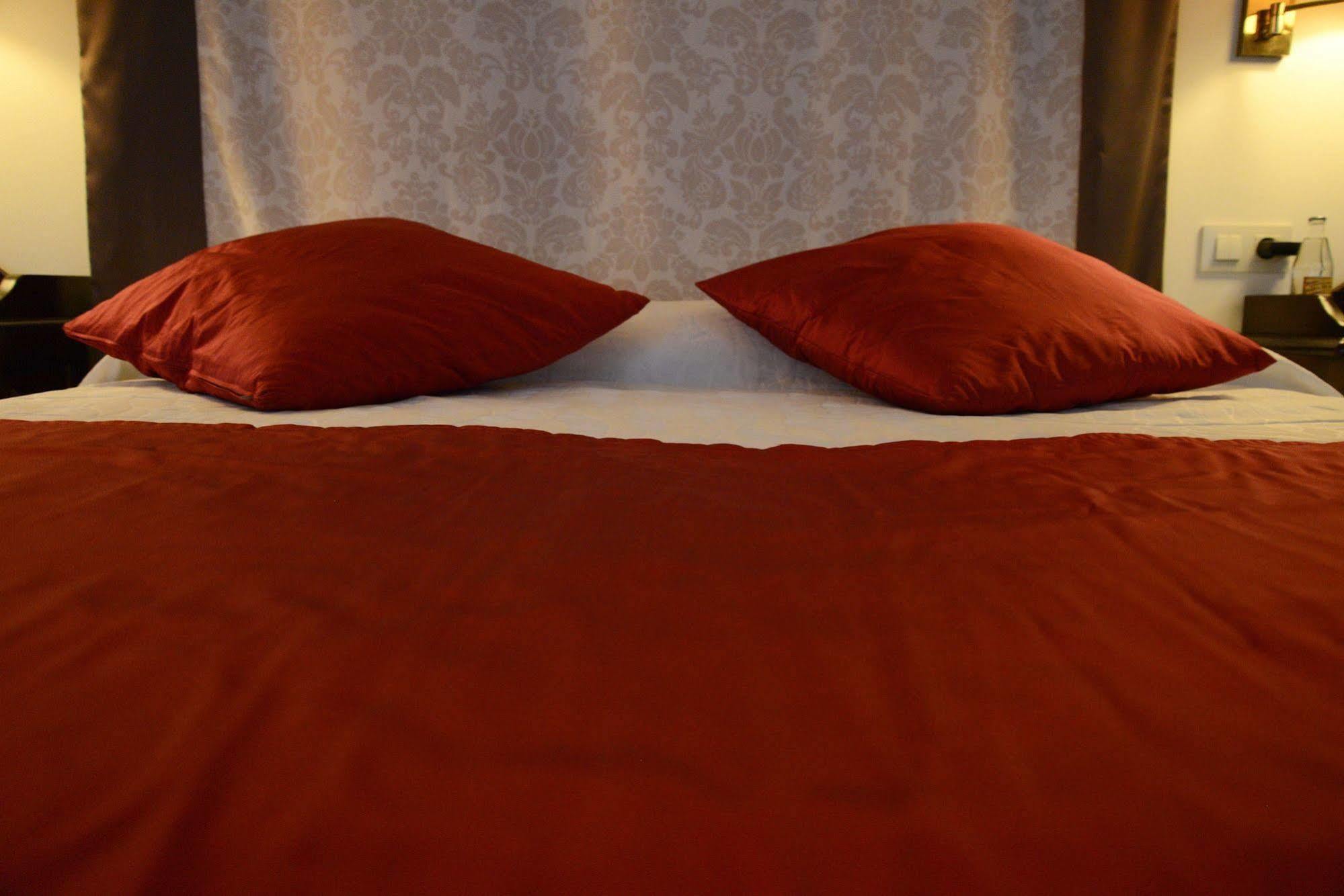 Hotel Cardenal Ram Морелья Экстерьер фото